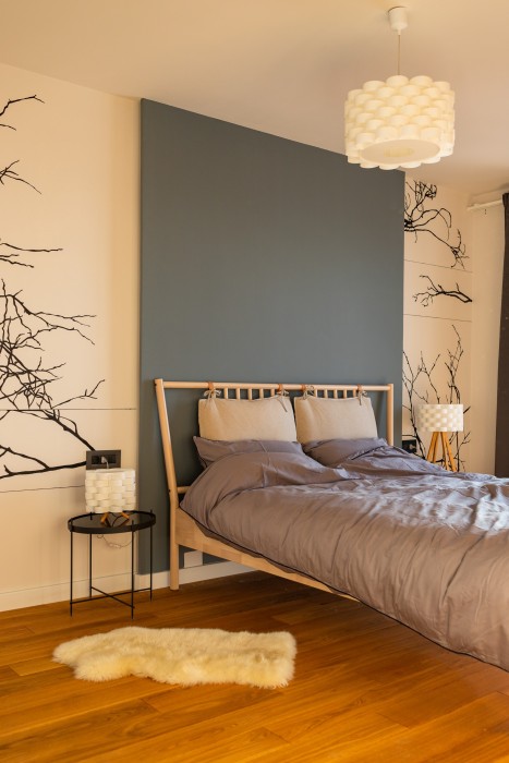 master-bedroom-with-paintings-on-the-wall-2022-11-11-06-46-48-utc master-bedroom-with-paintings-on-the-wall-2022-11-11-06-46-48-utc